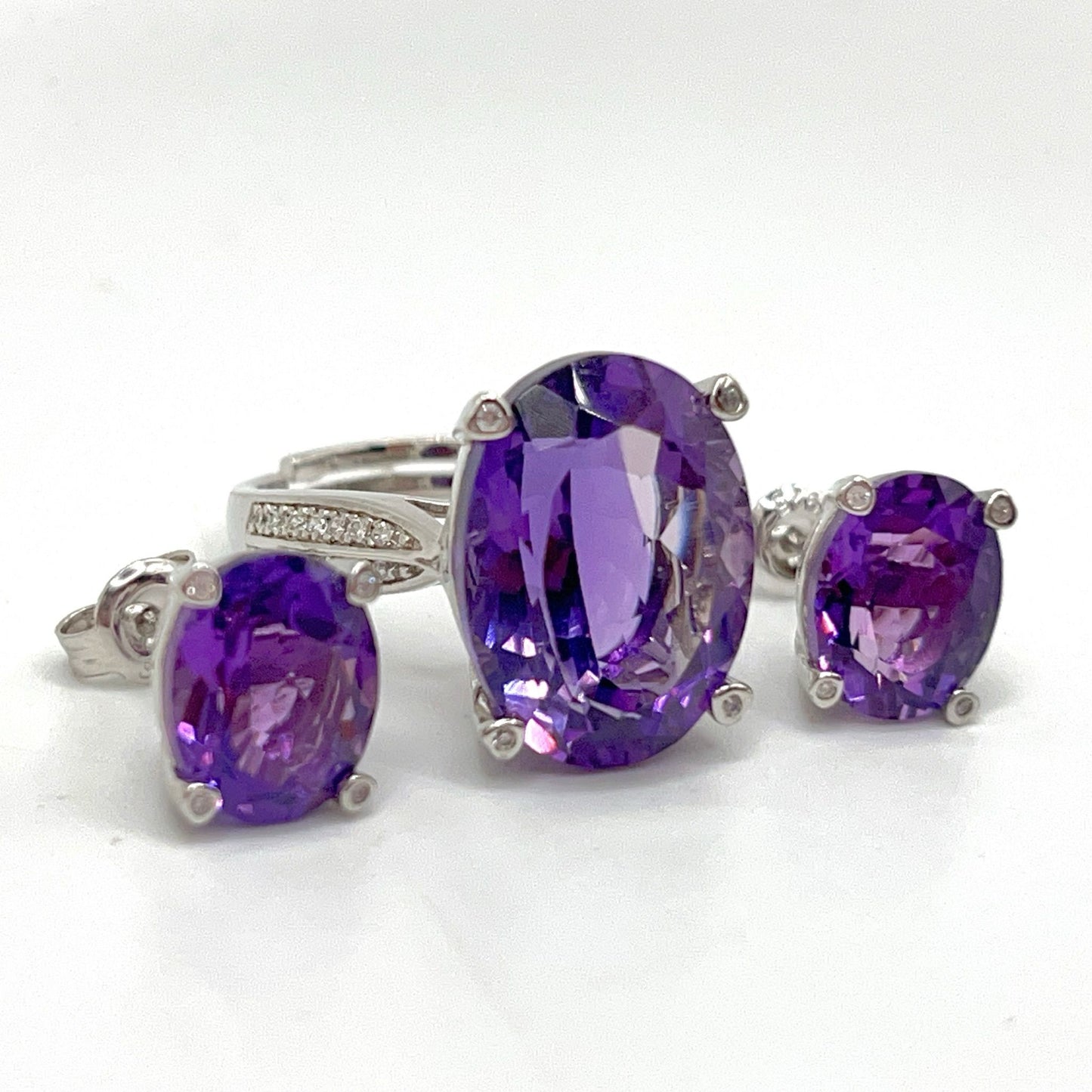Contemporary Cocktail. Set of Amethyst Earring & Ring in Silver 925 . Oval Simple