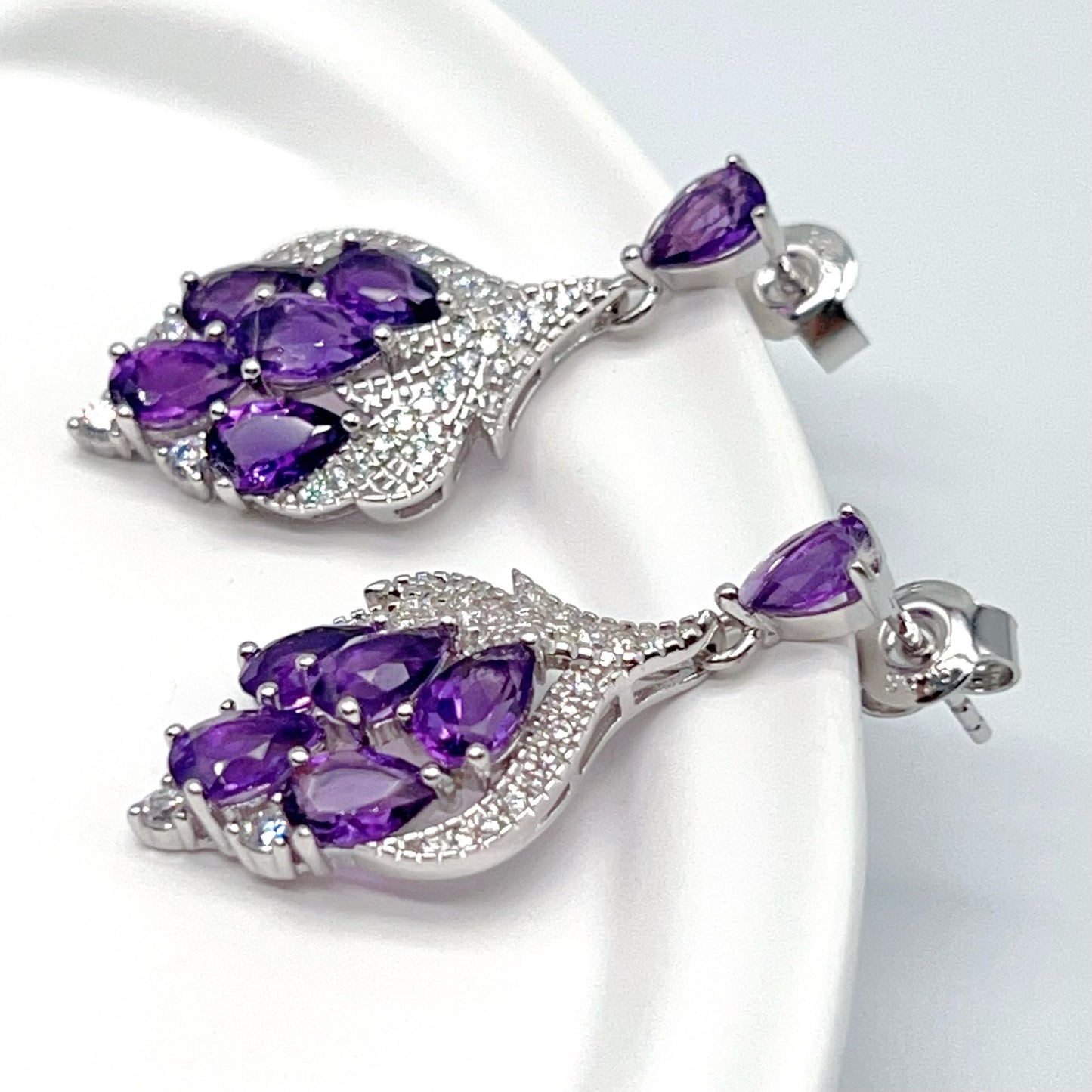Contemporary Cocktail . Earring in Silver 925 with Amethyst Leaf