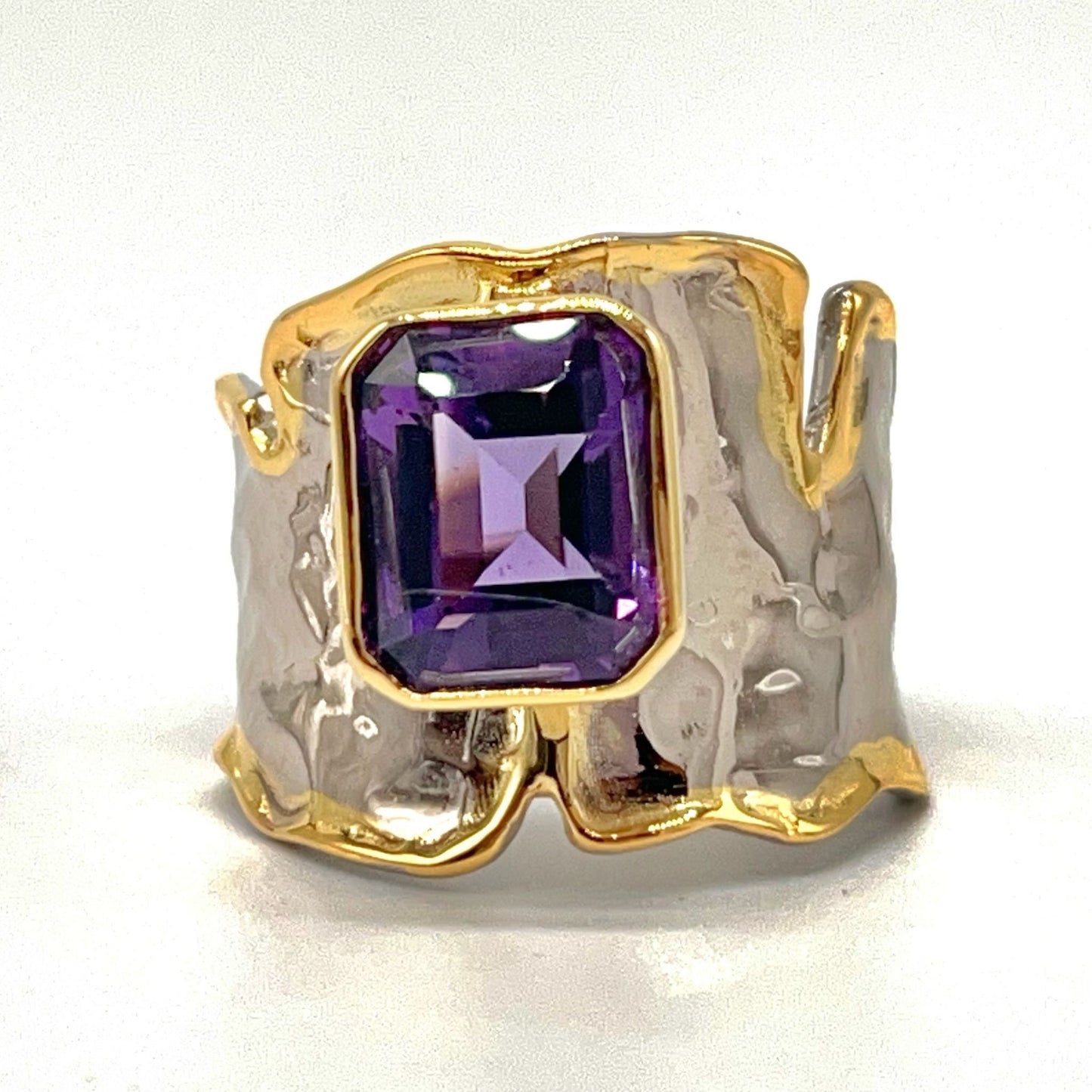 Retro Wind. Amethyst Ring in Silver 925. Golden Lining