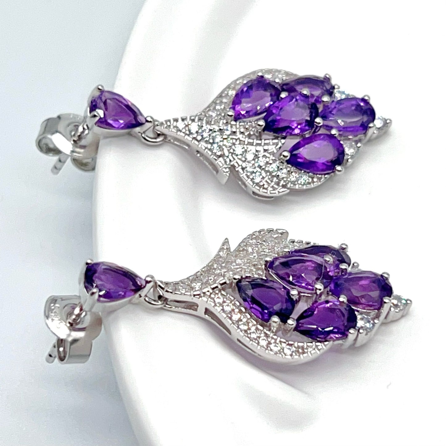Contemporary Cocktail . Earring in Silver 925 with Amethyst Leaf