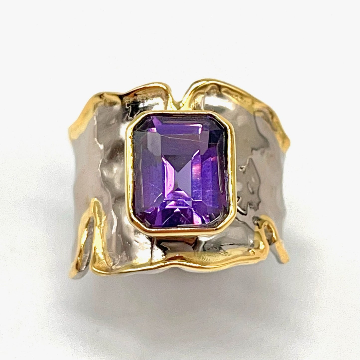 Retro Wind. Amethyst Ring in Silver 925. Golden Lining