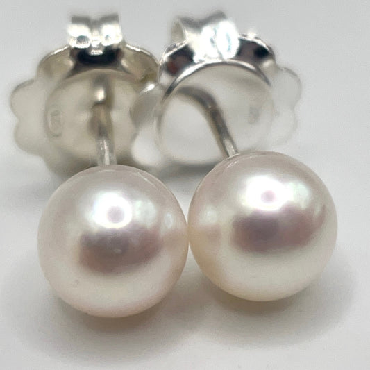 Classic. Akoya Pearl Earring Stud in Silver 925