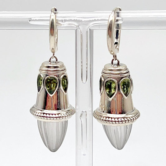 Retro Wind . Earring of Quartz in Bullet Shape with Peridot in Silver 925