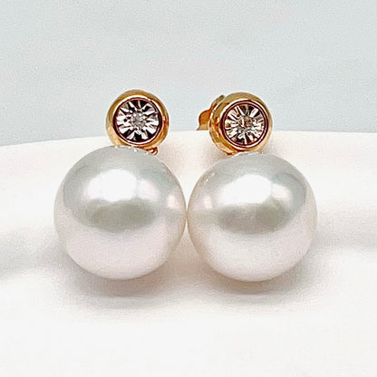 Classic. Edison Pearl Earring Stud With Diamond . Bubble Pop