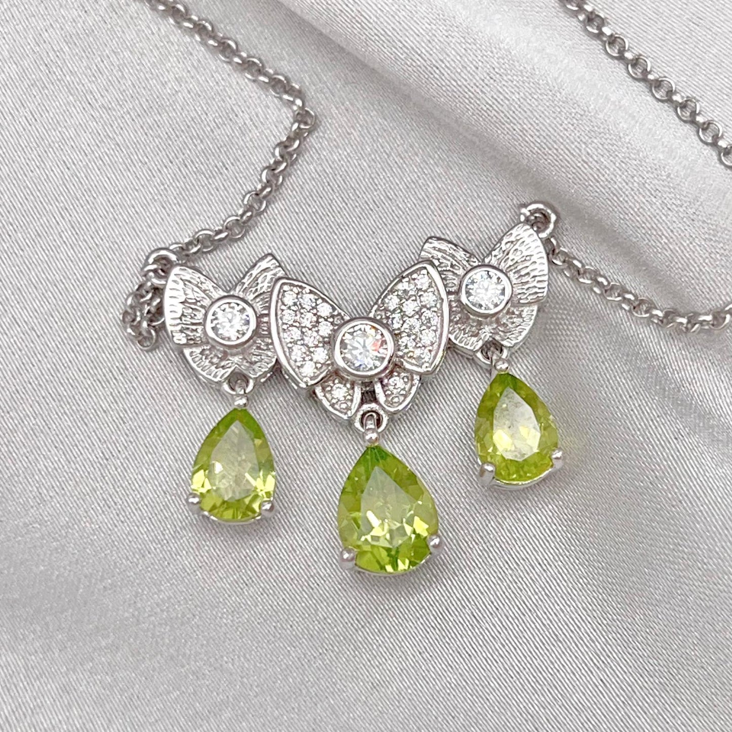 Contemporary Cocktail. Necklace of Peridot in Silver925