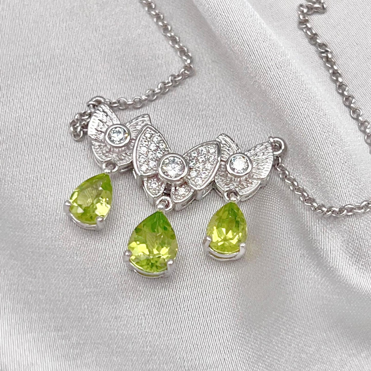 Contemporary Cocktail. Necklace of Peridot in Silver925