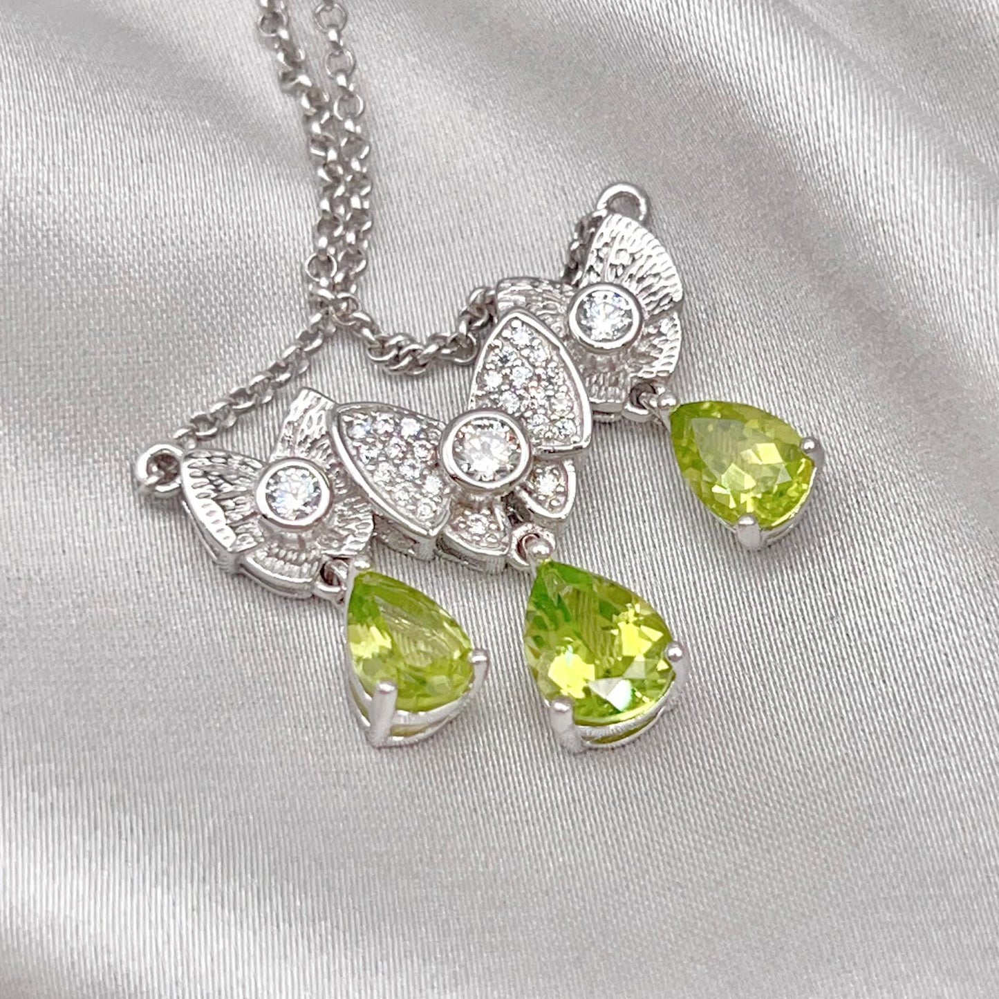 Contemporary Cocktail. Necklace of Peridot in Silver925