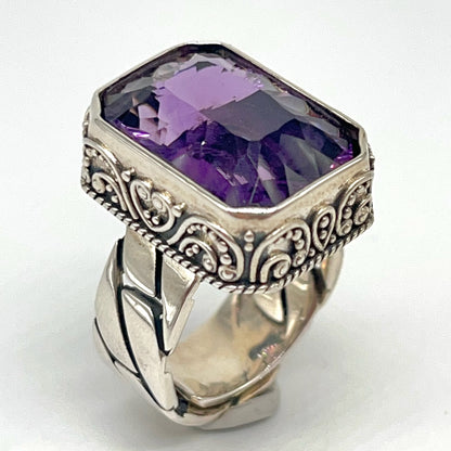 Retro Wind . Ring of Amethyst in Silver 925. Rectangle . Decorative Texture