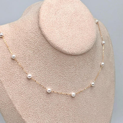 Starlight . White Pearl Necklace in 18K Gold. 4mm