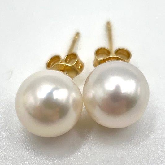 Classic . Akoya Pearl Earring Stud in 18K Gold
