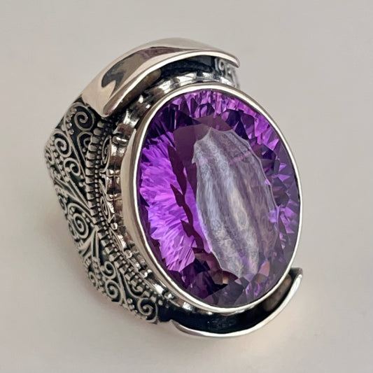 Retro Wind . Amethyst Ring in Silver 925. Oval