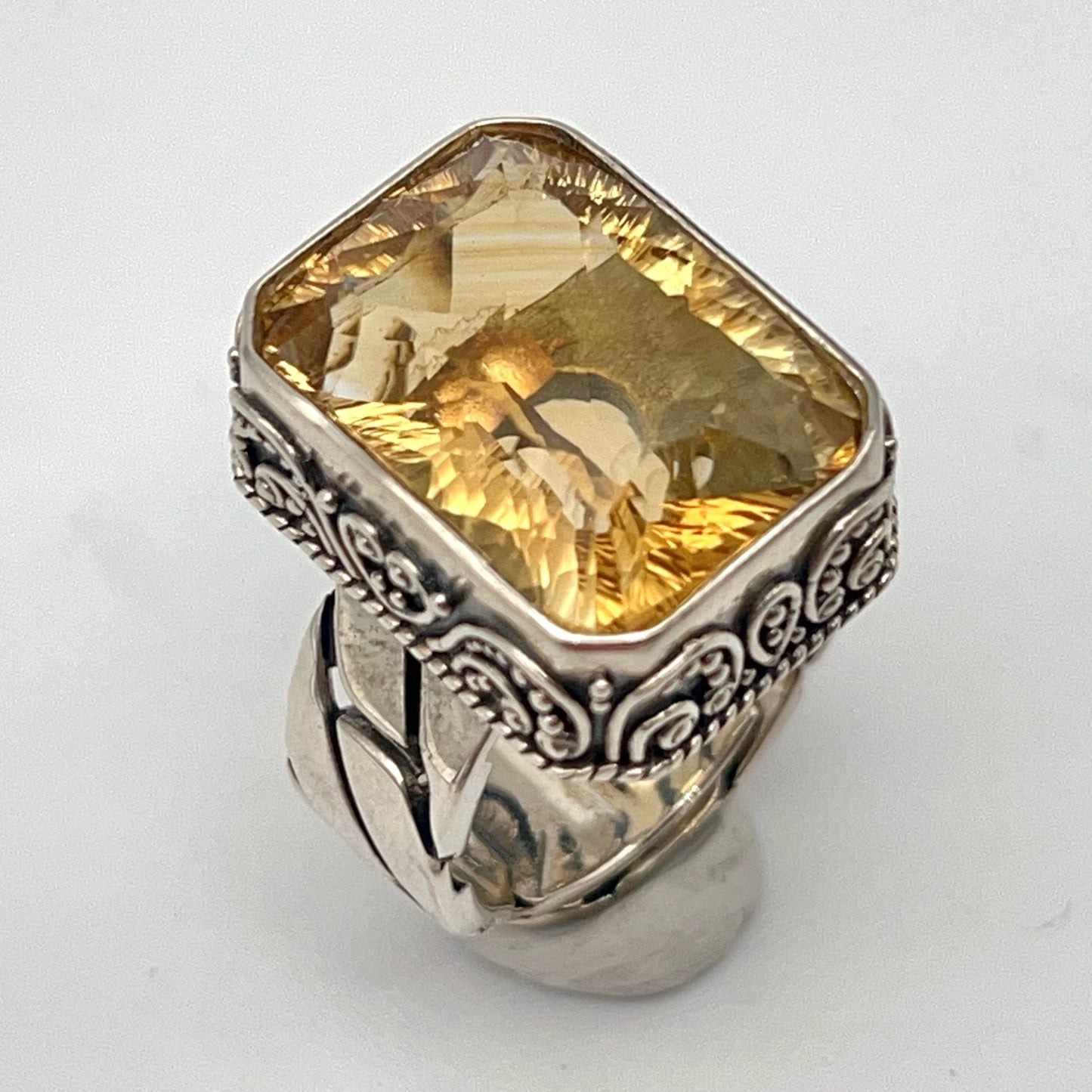 Retro Wind . Ring of Citrine in Silver 925. Rectangle . Decorative Texture