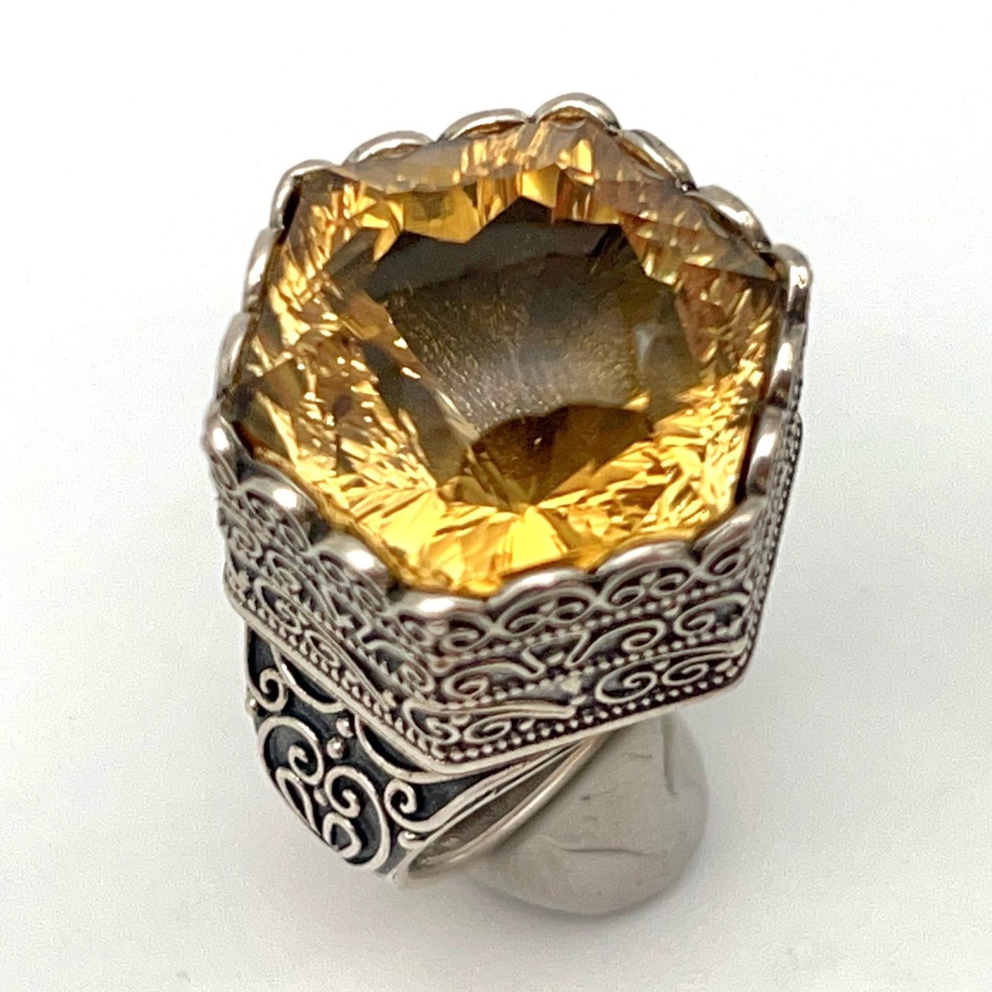 Retro Wind. Ring of Citrine in Silver 925. Hexagon
