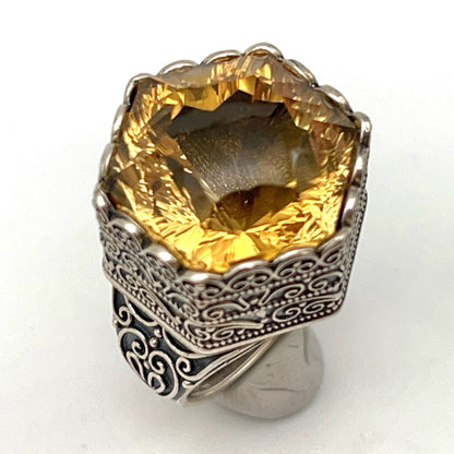 Retro Wind. Ring of Citrine in Silver 925. Hexagon