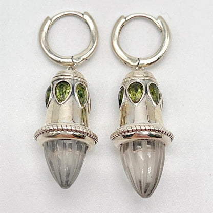 Retro Wind . Earring of Quartz in Bullet Shape with Peridot in Silver 925