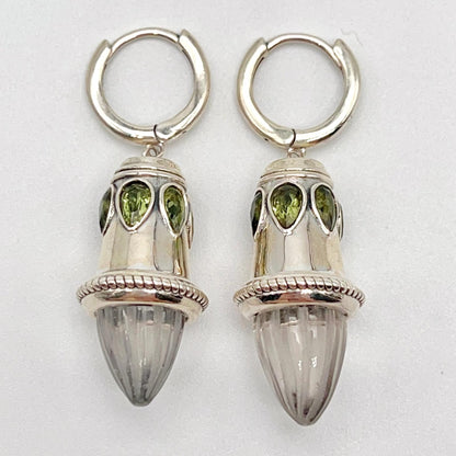 Retro Wind . Earring of Quartz in Bullet Shape with Peridot in Silver 925