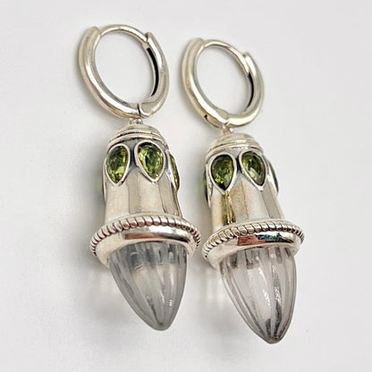 Retro Wind . Earring of Quartz in Bullet Shape with Peridot in Silver 925