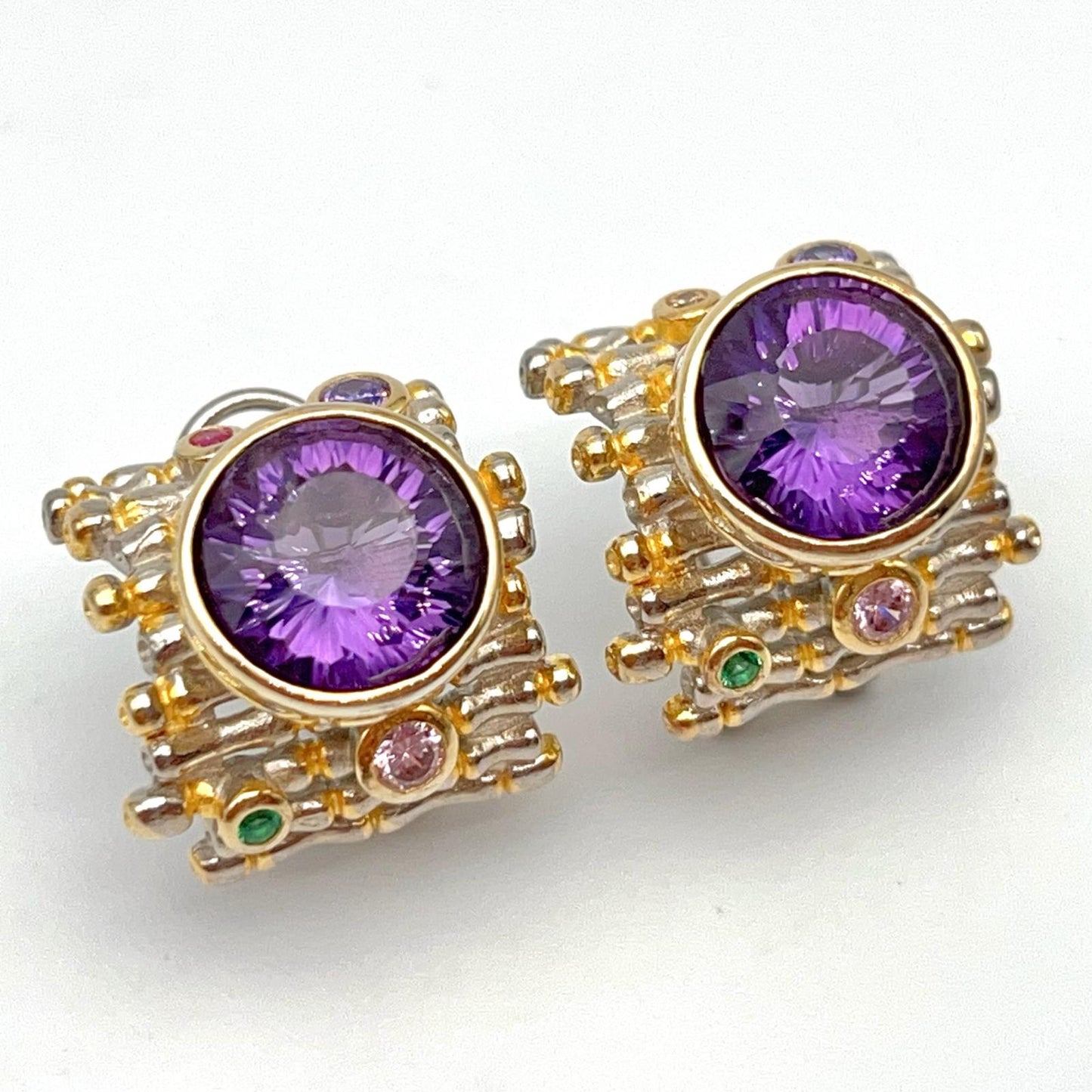 Retro Wind. Earring of Amethyst in Silver. Round. Multi-color Zircon
