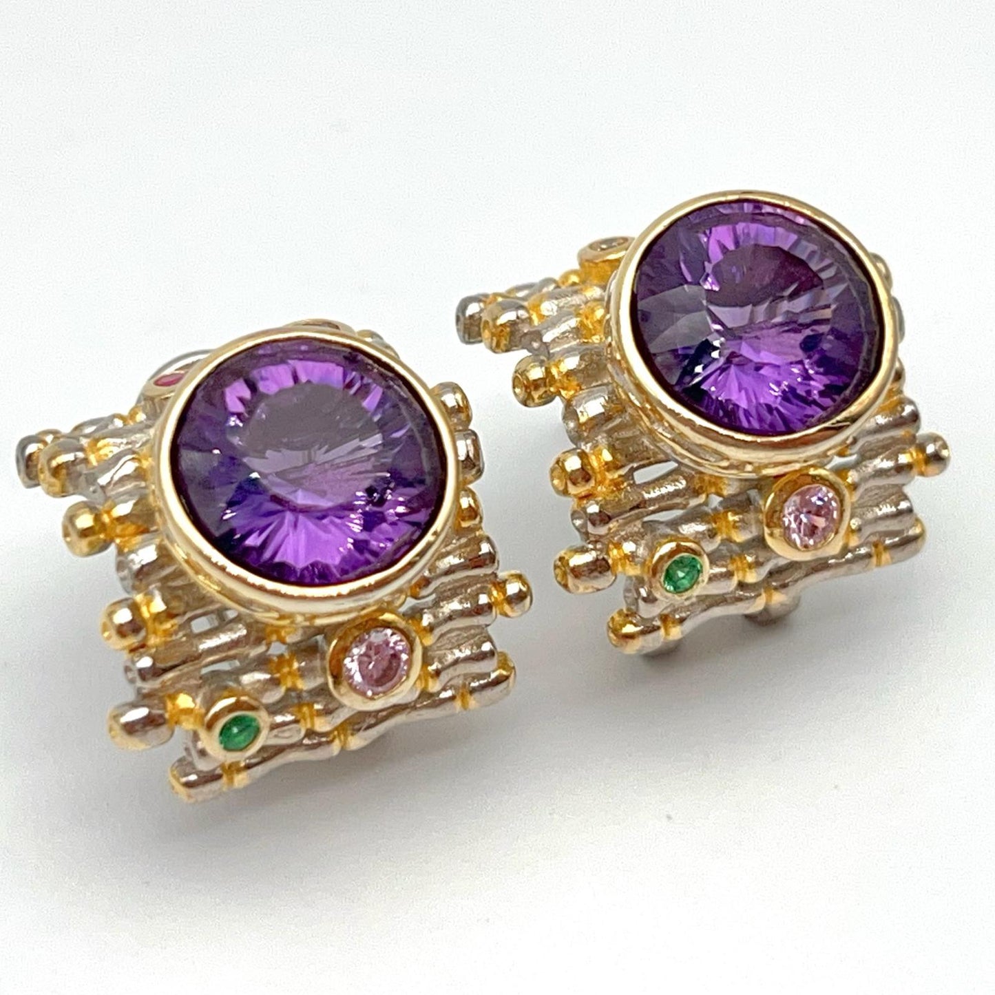 Retro Wind. Earring of Amethyst in Silver. Round. Multi-color Zircon