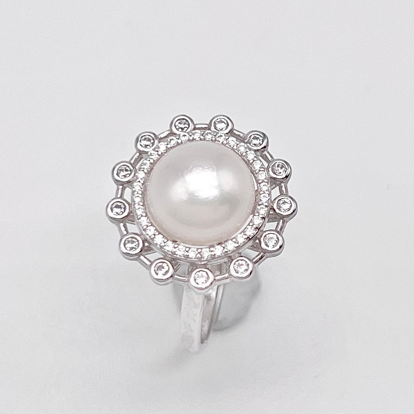 Retro Wind. Freshwater Pearl Earrings and Ring Set in silver 925. Round Spark 02