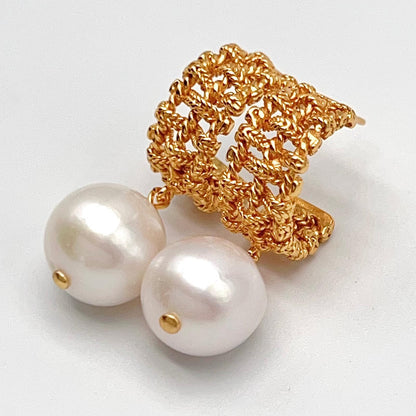 Retro Wind. Edison Pearl Earring in Silver 925. White . Weaving Dangle