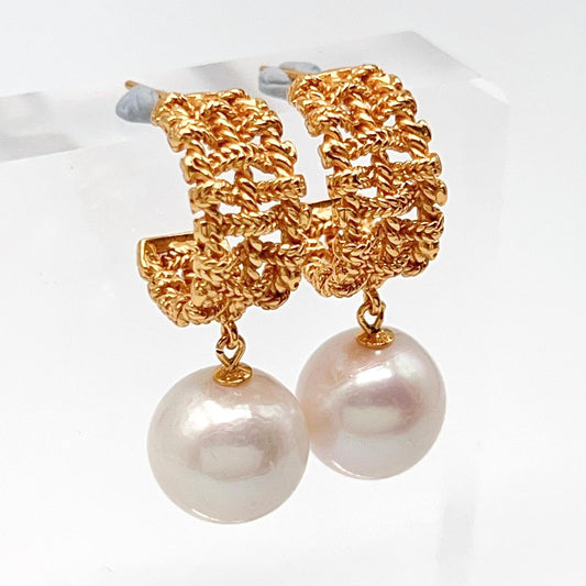 Retro Wind. Edison Pearl Earring in Silver 925. White . Weaving Dangle