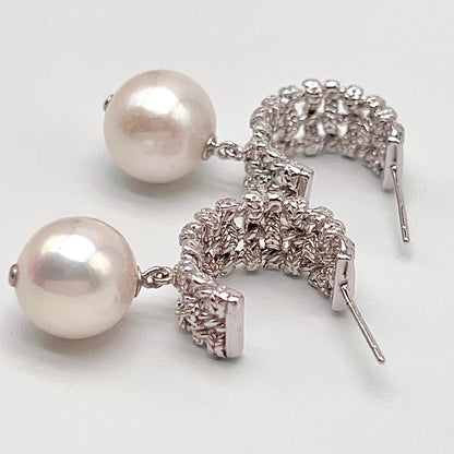 Retro Wind. Edison Pearl Earring in Silver 925. White . Weaving Dangle