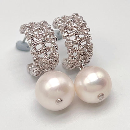 Retro Wind. Edison Pearl Earring in Silver 925. White . Weaving Dangle