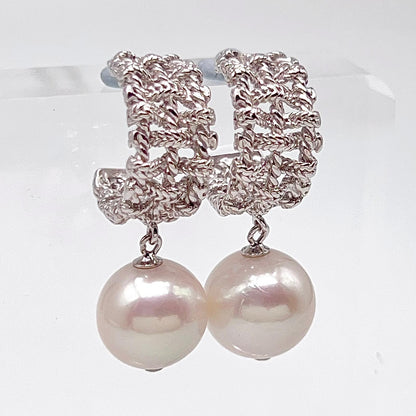 Retro Wind. Edison Pearl Earring in Silver 925. White . Weaving Dangle