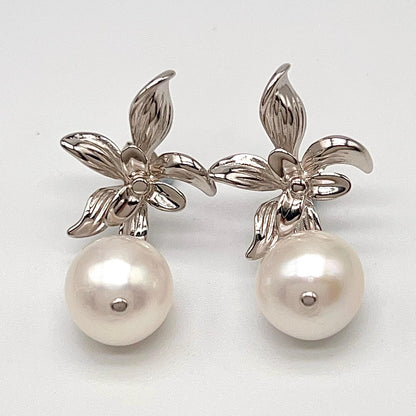 Floral Pattern Pearl Earring In Silver 925