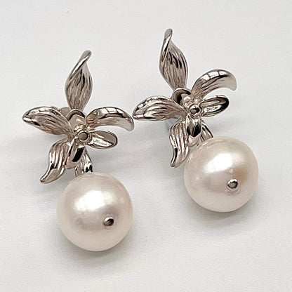 Floral Pattern Pearl Earring In Silver 925