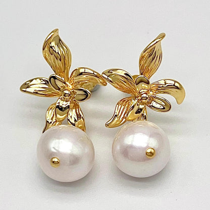 Floral Pattern Pearl Earring In Silver 925