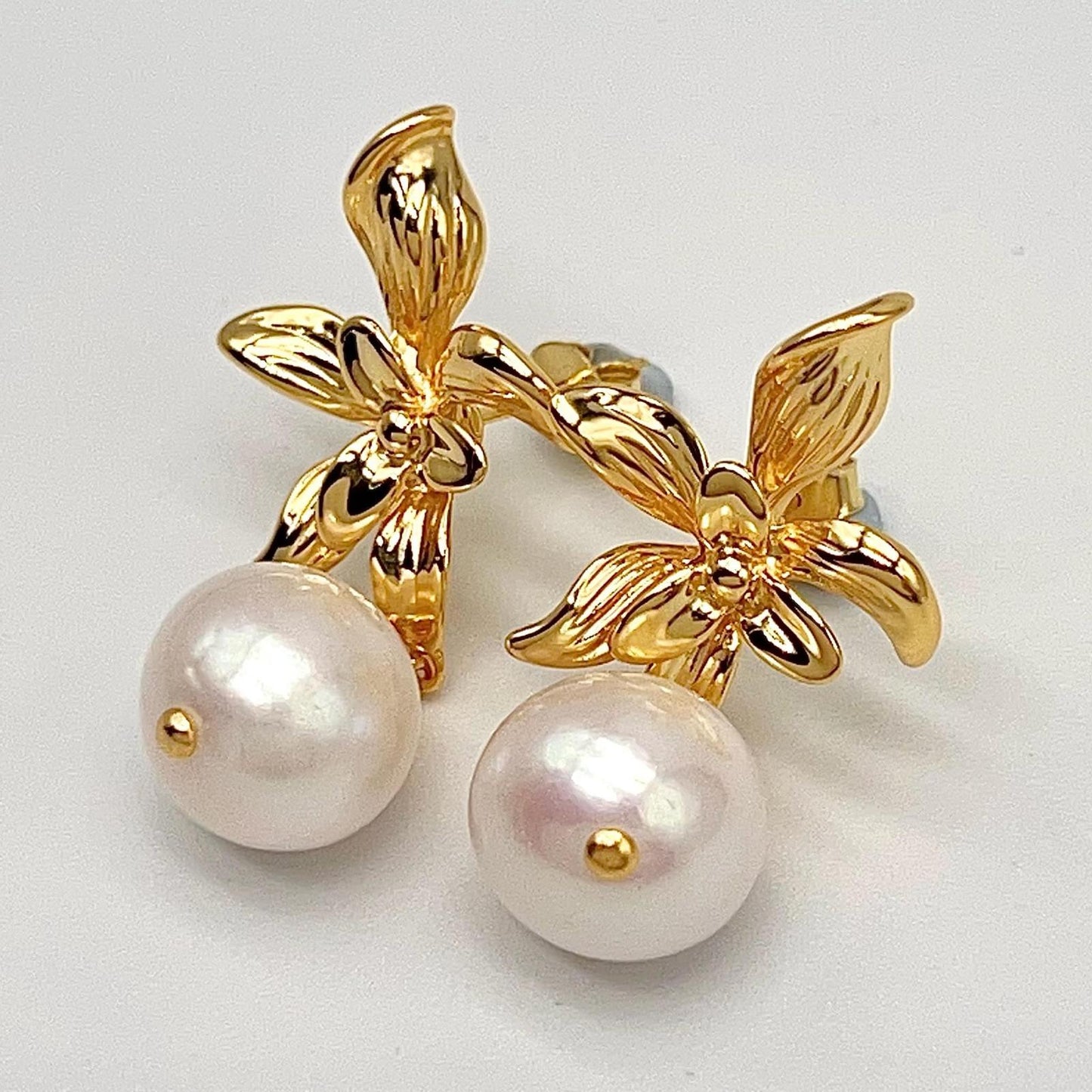 Floral Pattern Pearl Earring In Silver 925