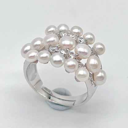 Antique Impression . Multi-pearl Ring in Silver 925 . 3 Line Button