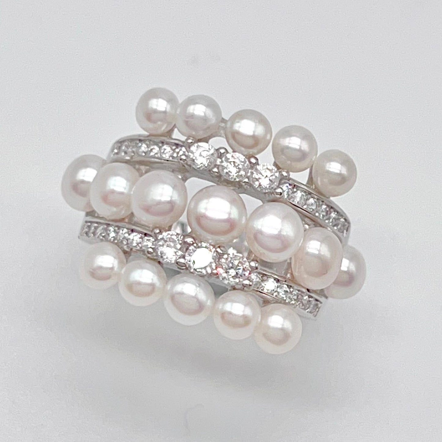 Antique Impression . Multi-pearl Ring in Silver 925 . 3 Line Button