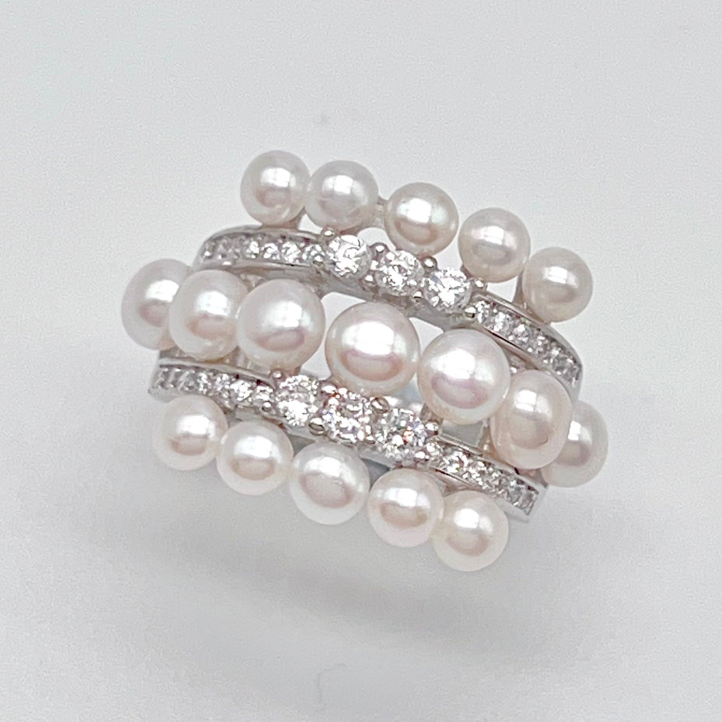 Antique Impression . Multi-pearl Ring in Silver 925 . 3 Line Button