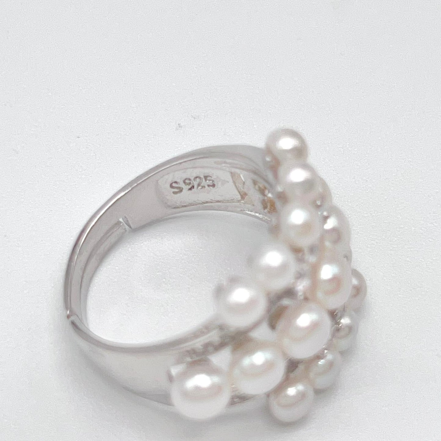 Antique Impression . Multi-pearl Ring in Silver 925 . 3 Line Button