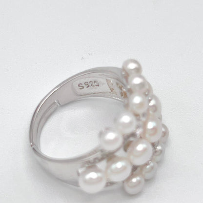 Antique Impression . Multi-pearl Ring in Silver 925 . 3 Line Button