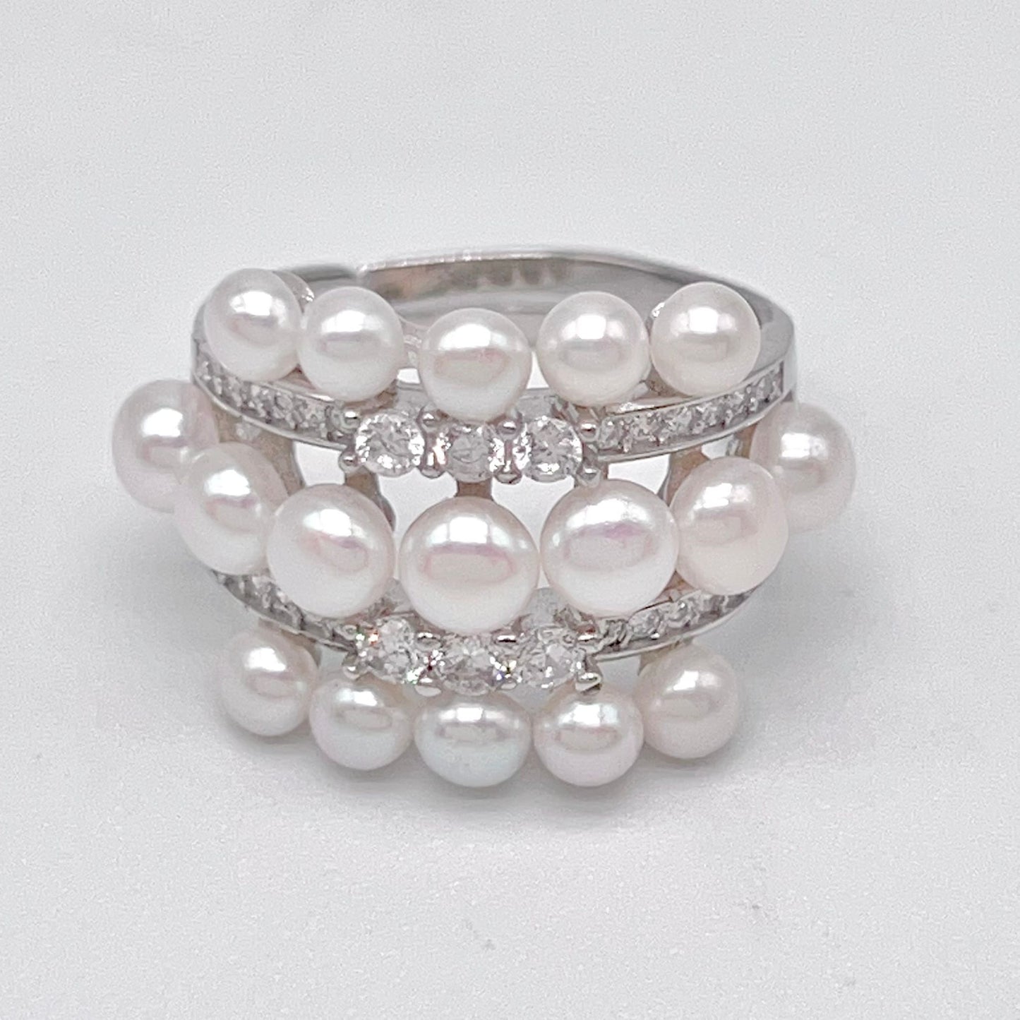 Antique Impression . Multi-pearl Ring in Silver 925 . 3 Line Button