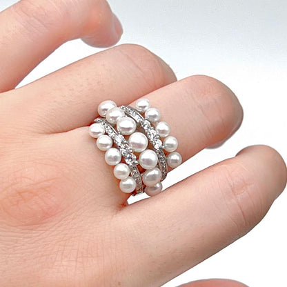 Antique Impression . Multi-pearl Ring in Silver 925 . 3 Line Button