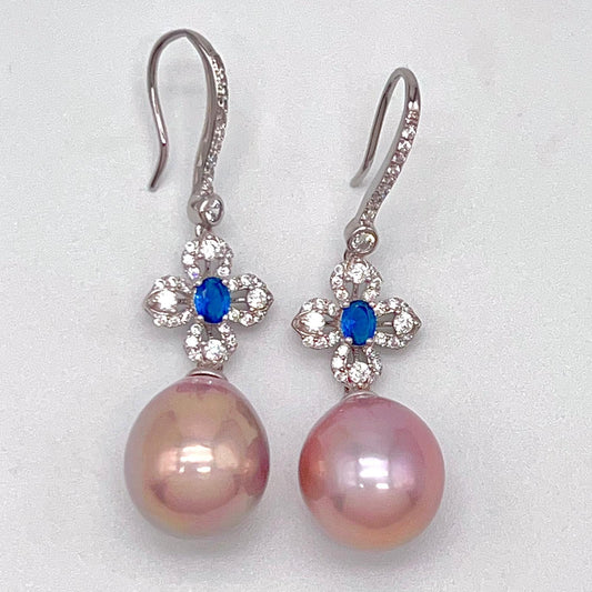 Antique Impression . Earring of Pearl in Drop Shape in Silver 925 . 4 Leave Clove & Blue Stone