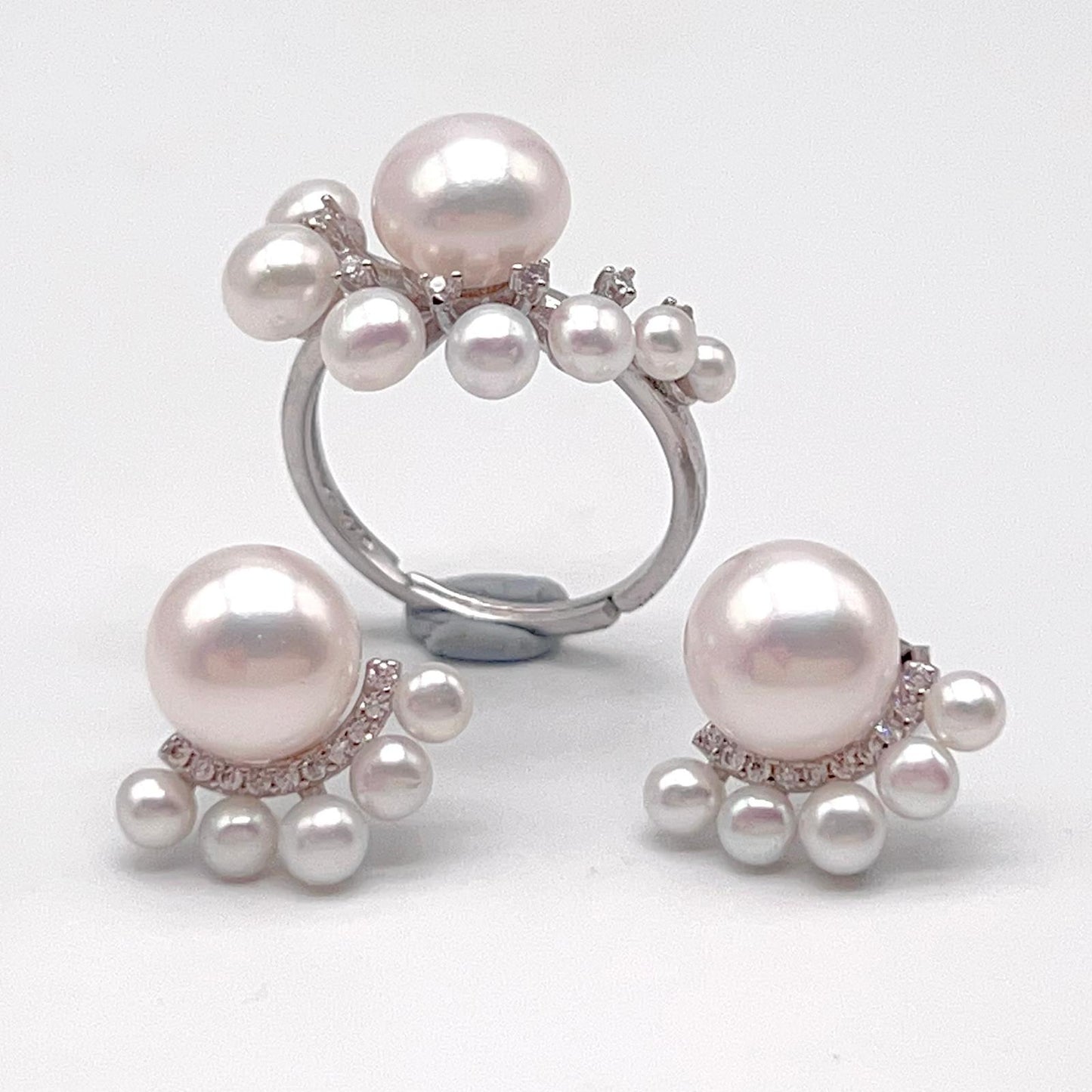 Antique Impression . Multi-pearl Ring & Earring Set in Silver 925 . Button & Lash