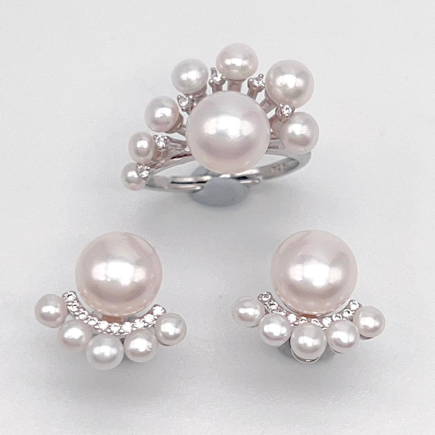 Antique Impression . Multi-pearl Ring & Earring Set in Silver 925 . Button & Lash