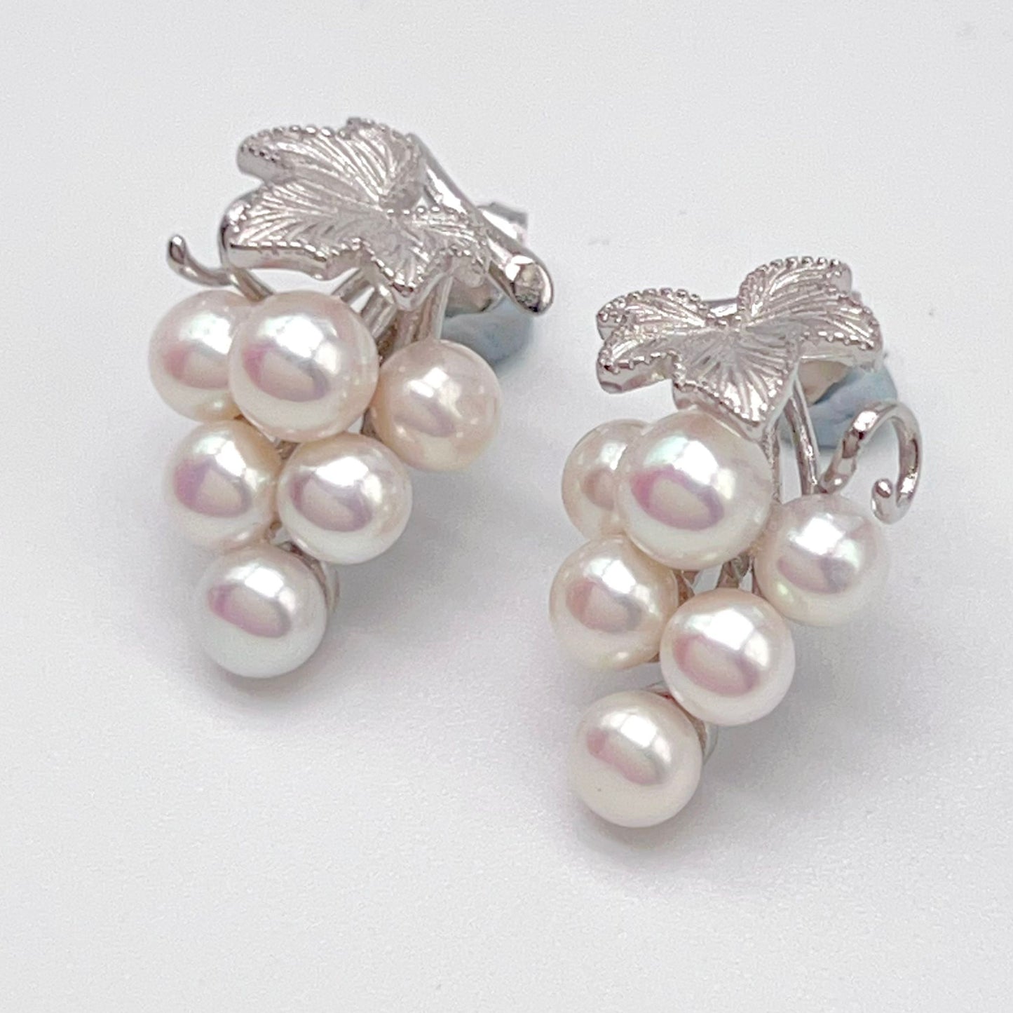 Antique Impression. Multi-pearl Earring in Silver 925. Pearl Grape