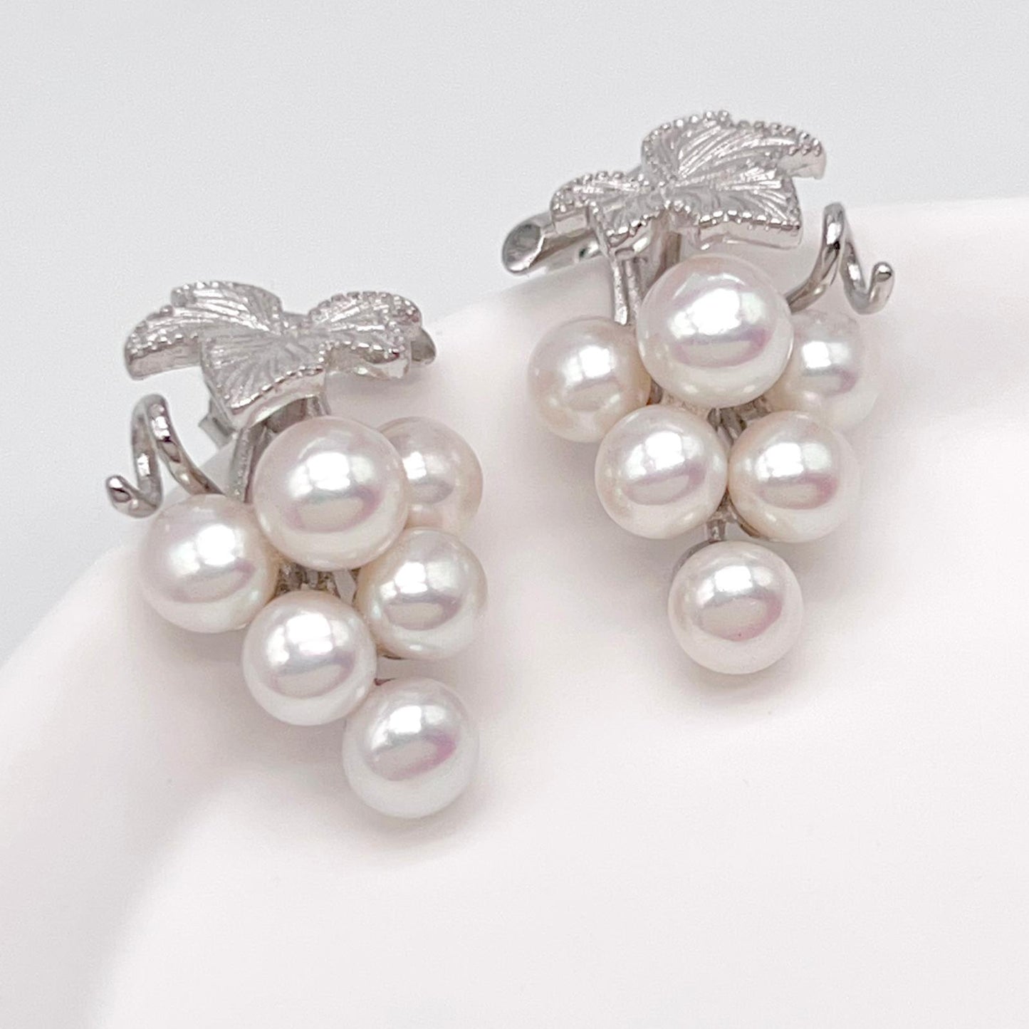 Antique Impression. Multi-pearl Earring in Silver 925. Pearl Grape