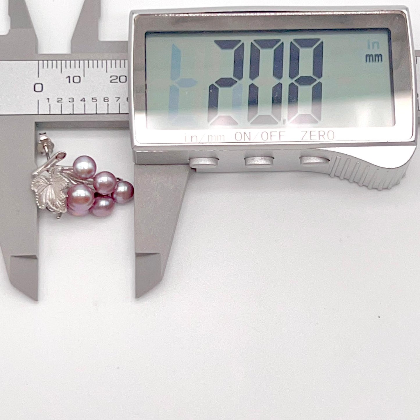 Antique Impression. Multi-pearl Earring in Silver 925. Pearl Grape