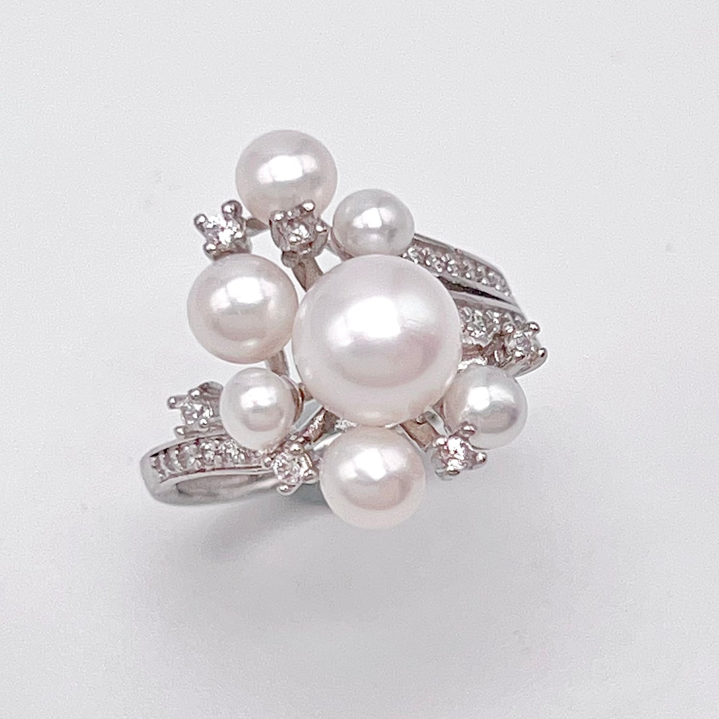 Antique Impression. Multi-pearl Ring and Earring Set in Silver 925. Ribbon & Snowball