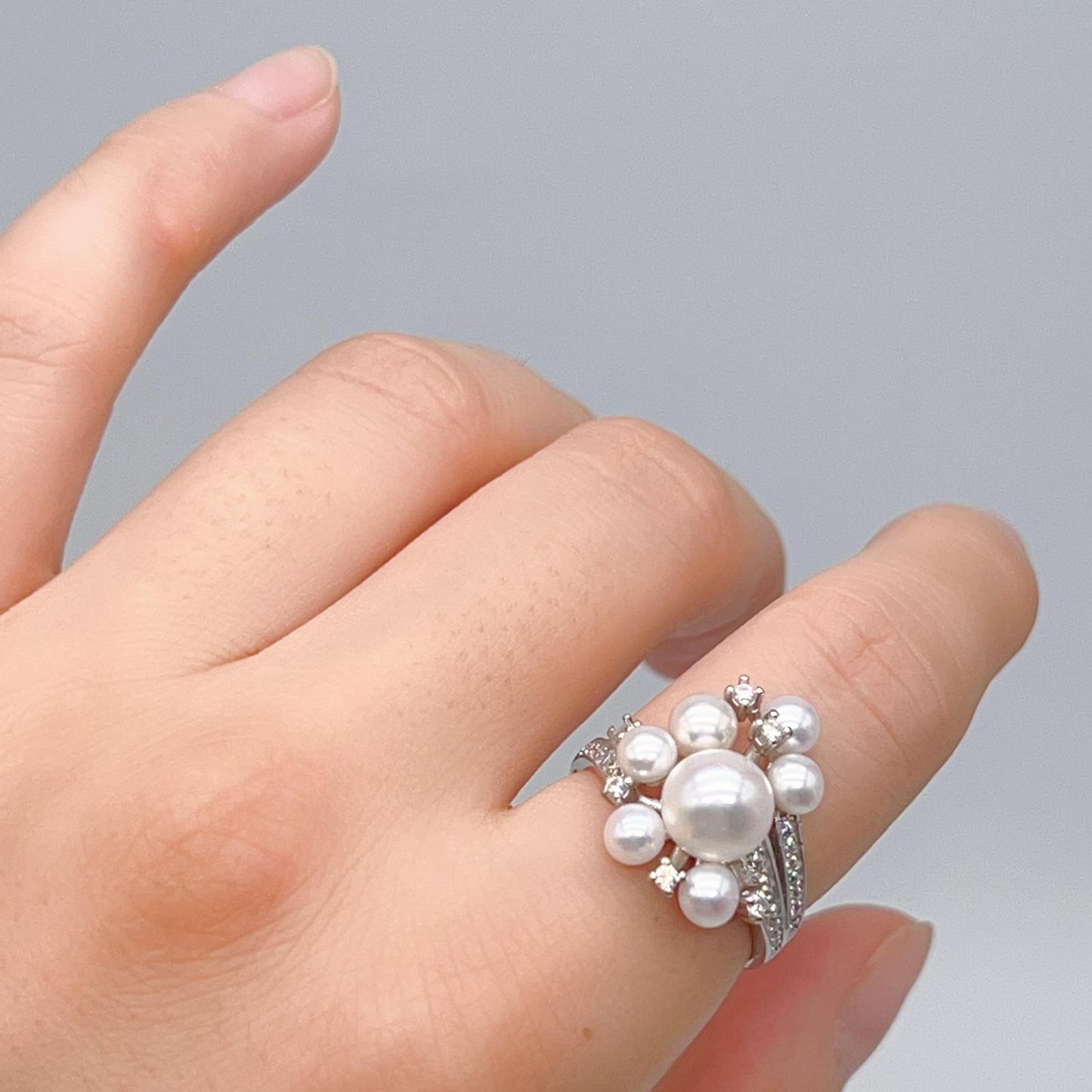 Antique Impression. Multi-pearl Ring and Earring Set in Silver 925. Ribbon & Snowball