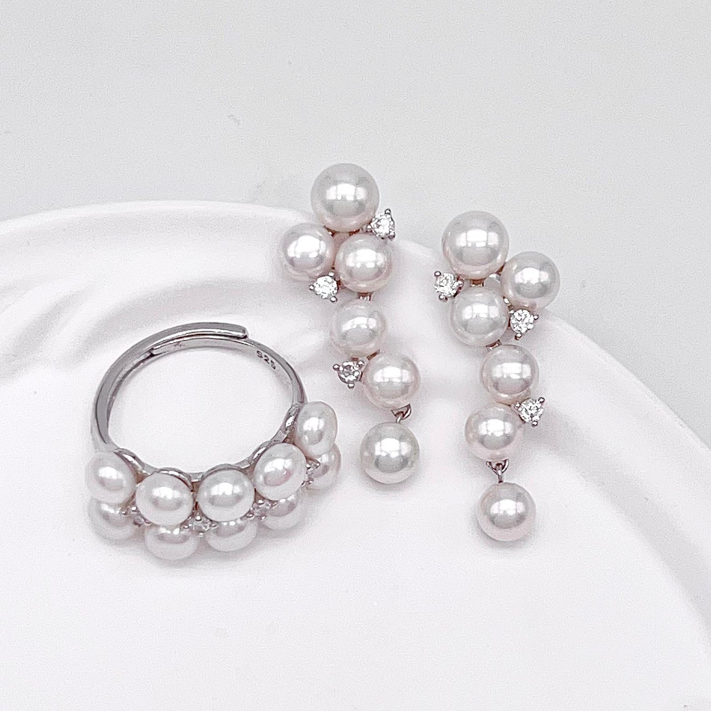 Antique Impression. Multi-pearl Ring & Earrings set in Silver 925. Star Cluster