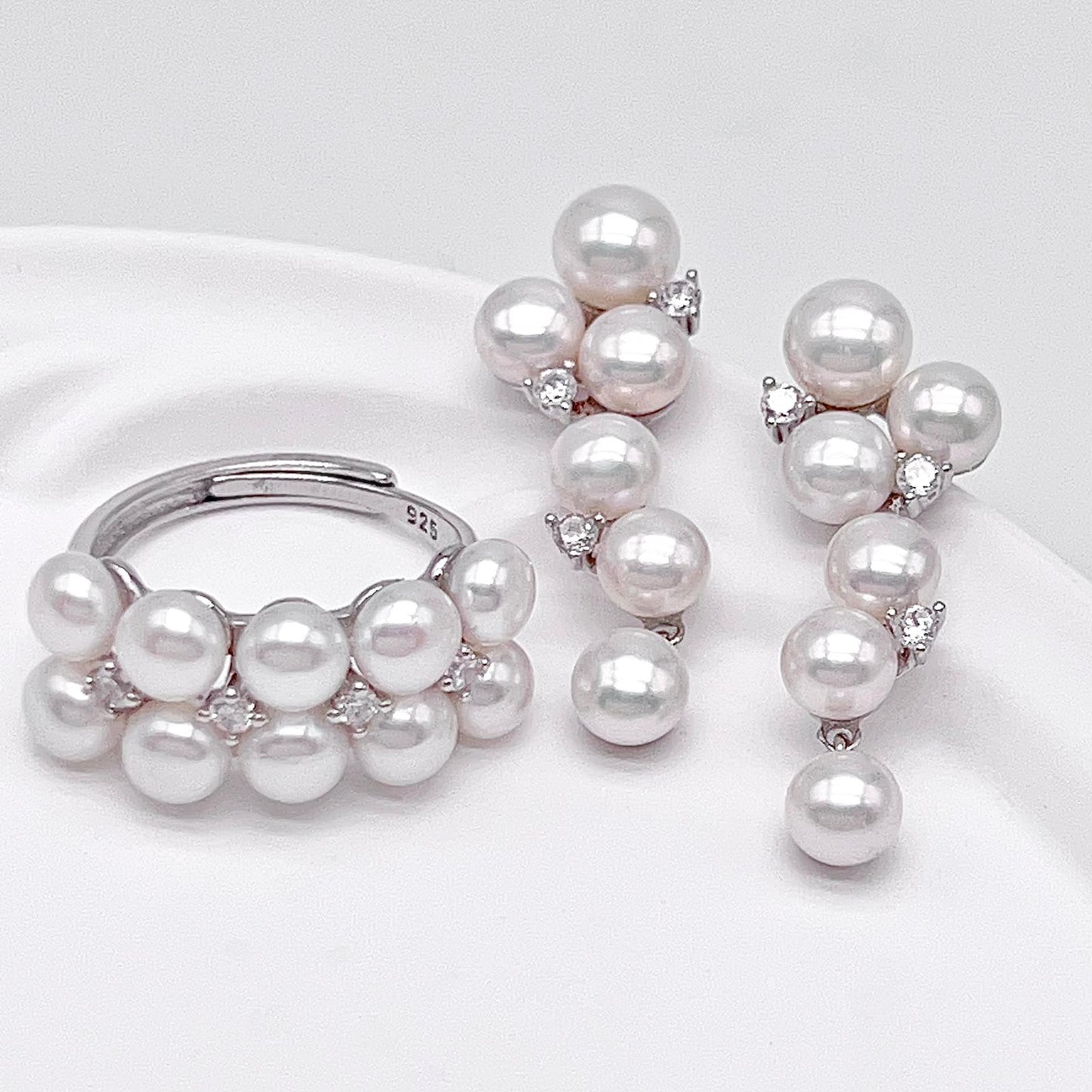 Antique Impression. Multi-pearl Ring & Earrings set in Silver 925. Star Cluster